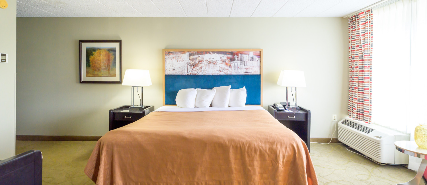 RELAX IN THE COMFORTABLE ROOMS AT THE EXTON HOTEL & CONFERENCE CENTER